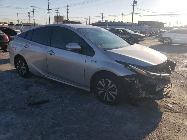 JTDKARFP6H3002201 - 2017 TOYOTA PRIUS PRIM 银色 照片 4