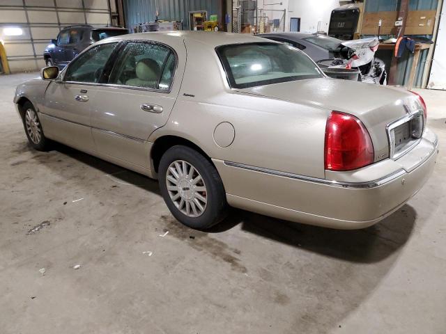 1LNHM81W34Y683629 - 2004 LINCOLN TOWN CAR EXECUTIVE Gold Foto 2