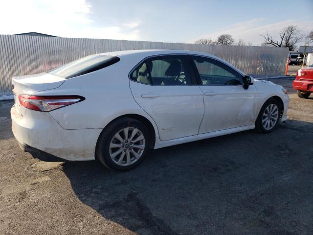 4T1B11HK0JU675645 - 2018 TOYOTA CAMRY L 白色 照片 3
