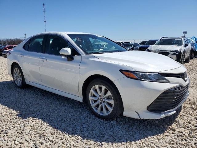 4T1B11HK0JU675645 - 2018 TOYOTA CAMRY L 白色 照片 4