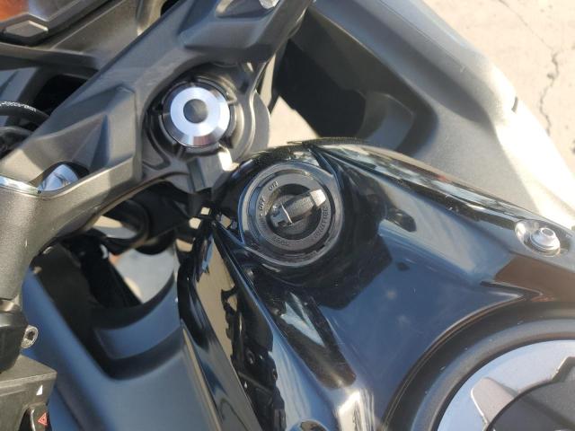 ML5EXER19PDA87472 - 2023 KAWASAKI EX650 R Черный фото 8