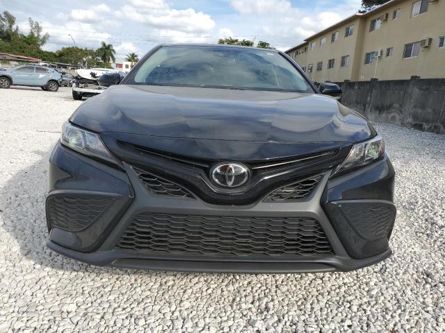 4T1T11AKXRU256566 - 2024 TOYOTA CAMRY SE NIGHT SHADE BLACK photo 5