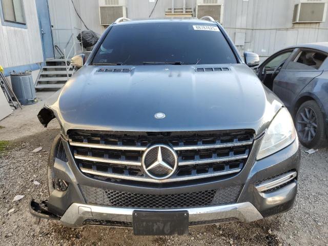 4JGDA5HB0CA044365 - 2012 MERCEDES-BENZ ML 350 4MATIC GRAY photo 5