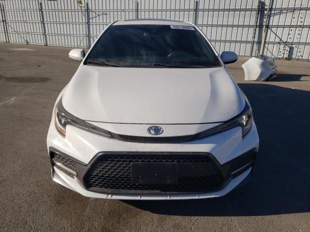 5YFP4MCE3MP061002 - 2021 TOYOTA COROLLA SE WHITE photo 5