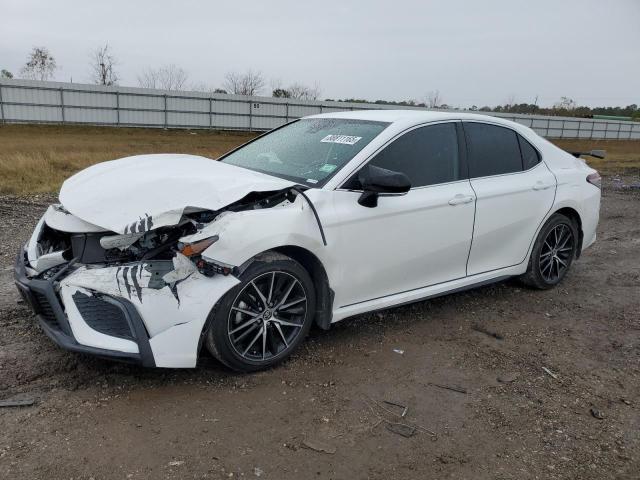 4T1G11AK1RU257249 - 2024 TOYOTA CAMRY SE NIGHT SHADE WHITE photo 1