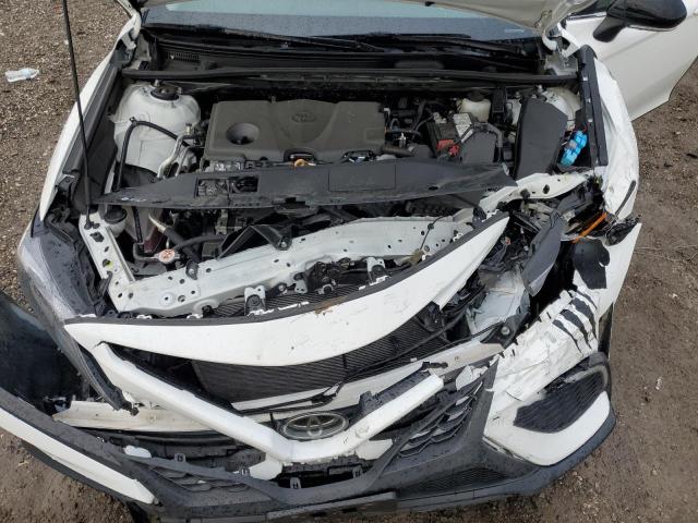 4T1G11AK1RU257249 - 2024 TOYOTA CAMRY SE NIGHT SHADE WHITE photo 11