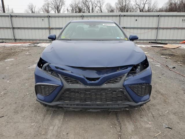 4T1G11AK0PU188552 - 2023 TOYOTA CAMRY SE NIGHT SHADE BLUE photo 5