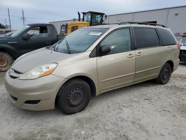 2010 TOYOTA SIENNA CE, 