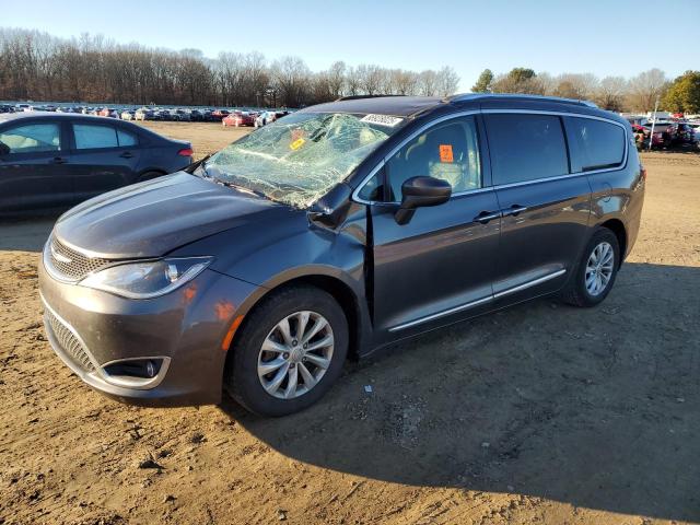 2C4RC1BG7JR185802 - 2018 CHRYSLER PACIFICA TOURING L GRAY photo 1