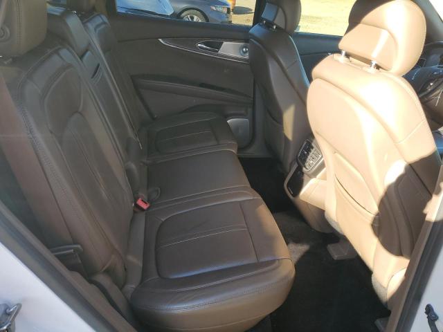 2LMTJ6LR2GBL26348 - 2016 LINCOLN MKX RESERVE WHITE photo 11