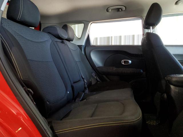 KNDJP3A55G7867665 - 2016 KIA SOUL + RED photo 11