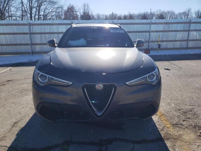 ZASFAKNN0J7B93550 - 2018 ALFA ROMEO STELVIO TI SPORT GRAY photo 5
