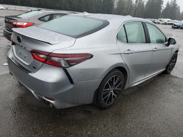 4T1T11AKXRU856293 - 2024 TOYOTA CAMRY SE NIGHT SHADE SILVER photo 3