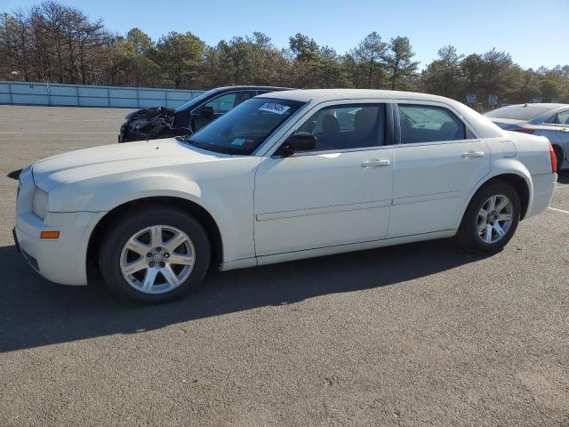2C3KA43R56H526706 - 2006 CHRYSLER 300 WHITE photo 1