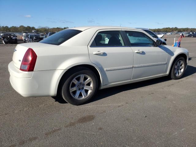 2C3KA43R56H526706 - 2006 CHRYSLER 300 WHITE photo 3