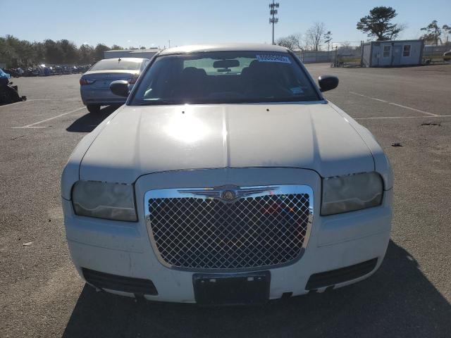 2C3KA43R56H526706 - 2006 CHRYSLER 300 WHITE photo 5