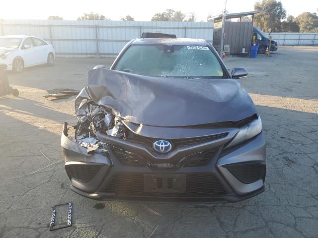 4T1S31AK2RU630514 - 2024 TOYOTA CAMRY SE NIGHT SHADE GRAY photo 5