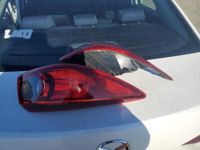 JM1BM1T71F1258896 - 2015 MAZDA 3 SV WHITE photo 12