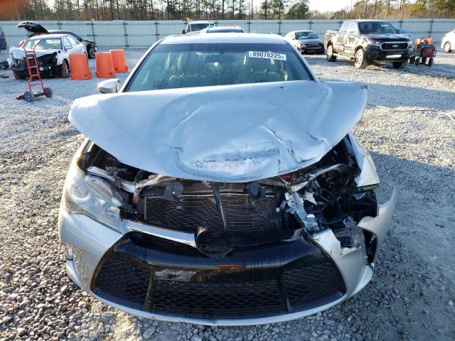 4T1BF1FK9HU326692 - 2017 TOYOTA CAMRY SE LE 银色 照片 5
