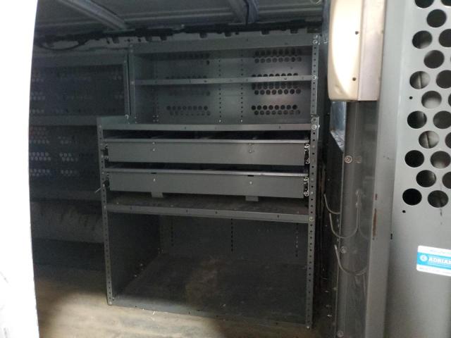 1GCWGFCA6D1148022 - 2013 CHEVROLET EXPRESS G2 TWO TONE photo 11