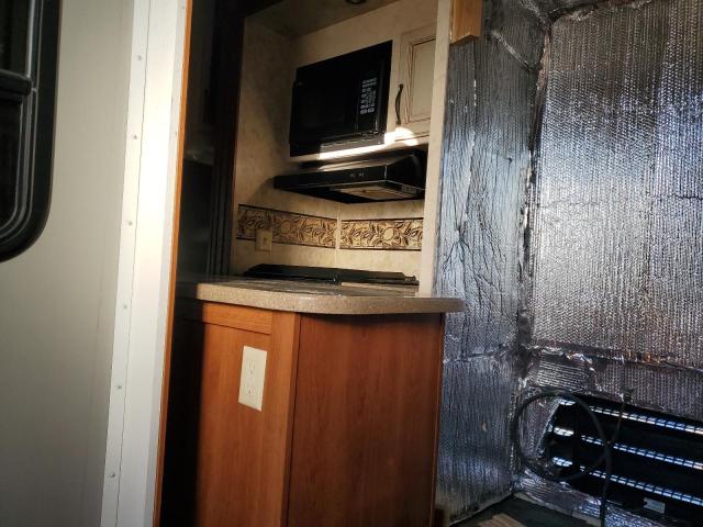 4YDF34326BA740300 - 2011 KEYSTONE MONTANA WHITE photo 6