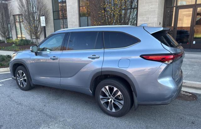 5TDGZRBH9LS021152 - 2020 TOYOTA HIGHLANDER XLE 蓝色 照片 3