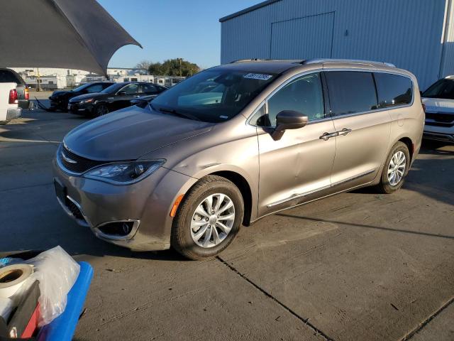 2C4RC1BG7JR292770 - 2018 CHRYSLER PACIFICA TOURING L GOLD photo 1