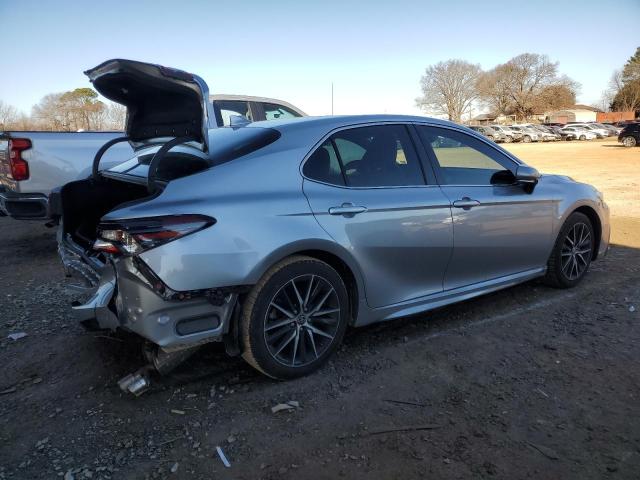 4T1G11AKXPU810560 - 2023 TOYOTA CAMRY SE NIGHT SHADE SILVER photo 3