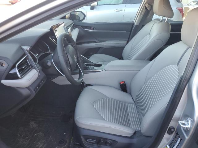 4T1G11AKXPU810560 - 2023 TOYOTA CAMRY SE NIGHT SHADE SILVER photo 7