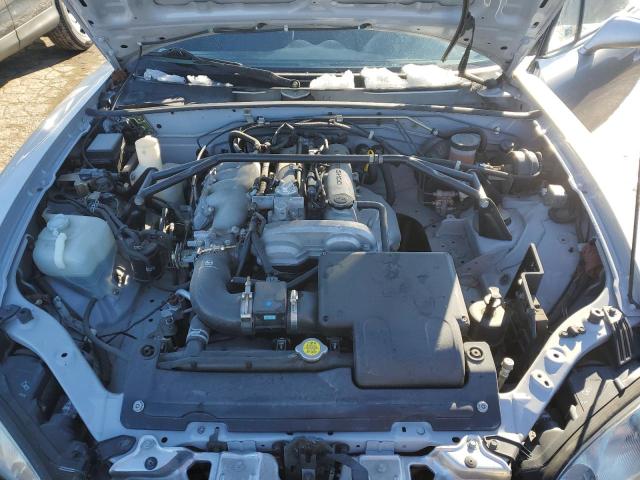 JM1NB353740401765 - 2004 MAZDA MX-5 MIATA BASE SILVER photo 11