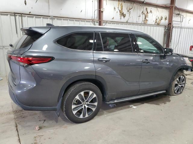 5TDGZRBH6NS593752 - 2022 TOYOTA HIGHLANDER XLE GRAY photo 3