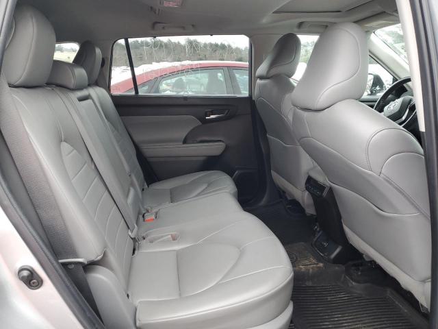 5TDGZRBH6NS195005 - 2022 TOYOTA HIGHLANDER XLE 银色 照片 11