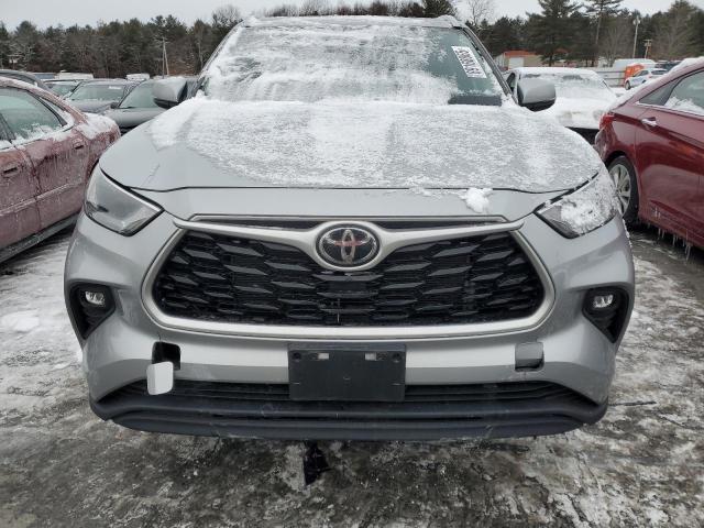 5TDGZRBH6NS195005 - 2022 TOYOTA HIGHLANDER XLE 银色 照片 5