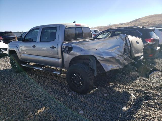 3TMLU4EN5FM206126 - 2015 TOYOTA TACOMA DOUBLE CAB SILVER photo 2