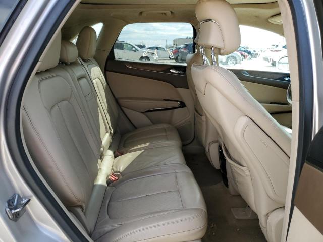 5LMCJ4C97GUJ15881 - 2016 LINCOLN MKC BLACK LABEL Silber Foto 11