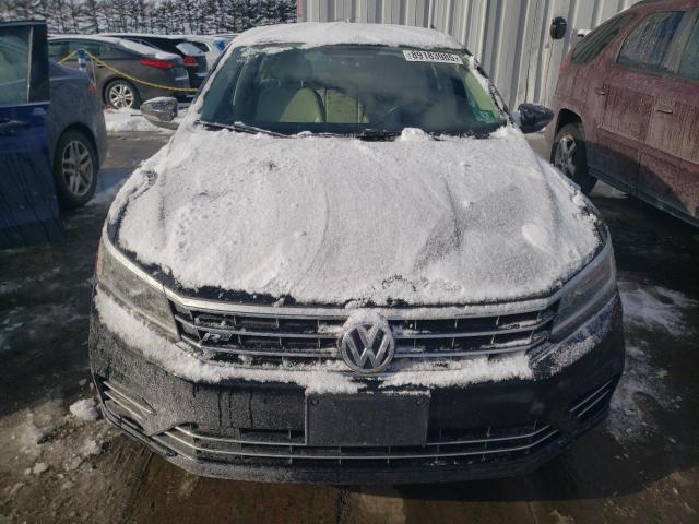 1VWDT7A32GC029760 - 2016 VOLKSWAGEN PASSAT R-LINE შავი ფოტო 5