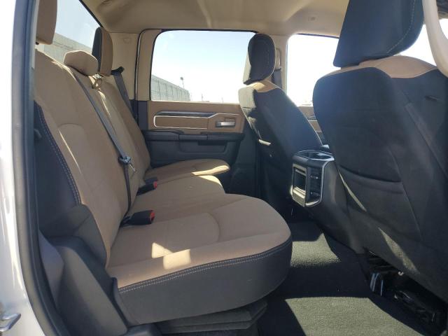 3C6UR5DL1NG310211 - 2022 RAM 2500 BIG HORN/LONE STAR WHITE photo 10