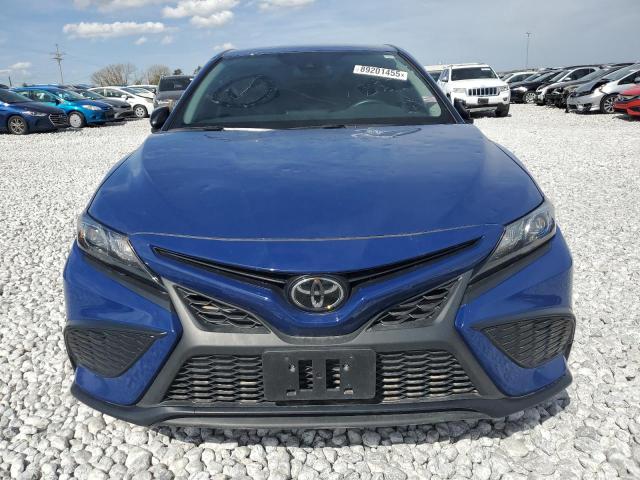 4T1T11BK1PU093205 - 2023 TOYOTA CAMRY SE NIGHT SHADE BLUE photo 5