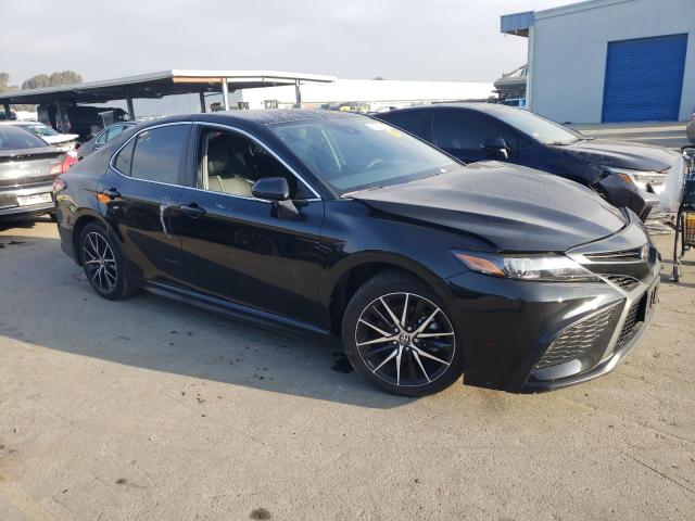 4T1T11AKXRU892761 - 2024 TOYOTA CAMRY SE NIGHT SHADE BLACK photo 4