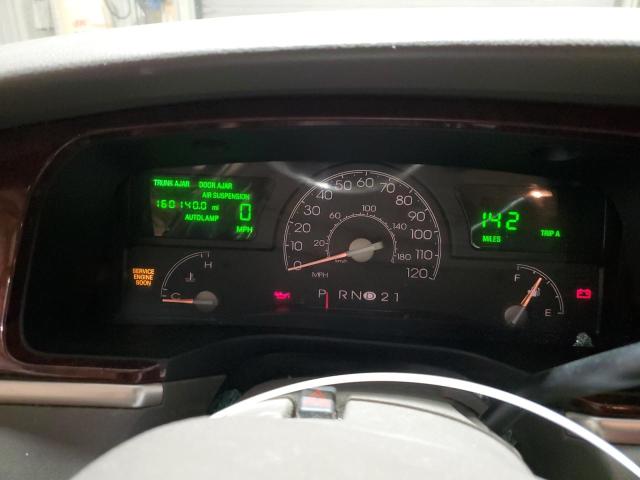 1LNHM81W23Y696905 - 2003 LINCOLN TOWN CAR EXECUTIVE Weiß Foto 9