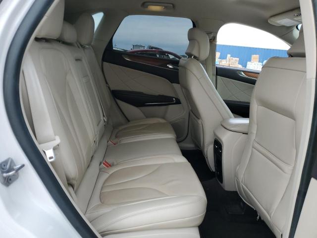 5LMCJ2C98HUL27534 - 2017 LINCOLN MKC SELECT Սպիտակ լուսանկար 11