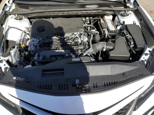 4T1G11AK9RU882935 - 2024 TOYOTA CAMRY SE NIGHT SHADE WHITE photo 11