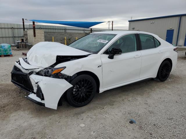 4T1G11AK7PU766534 - 2023 TOYOTA CAMRY SE NIGHT SHADE WHITE photo 1
