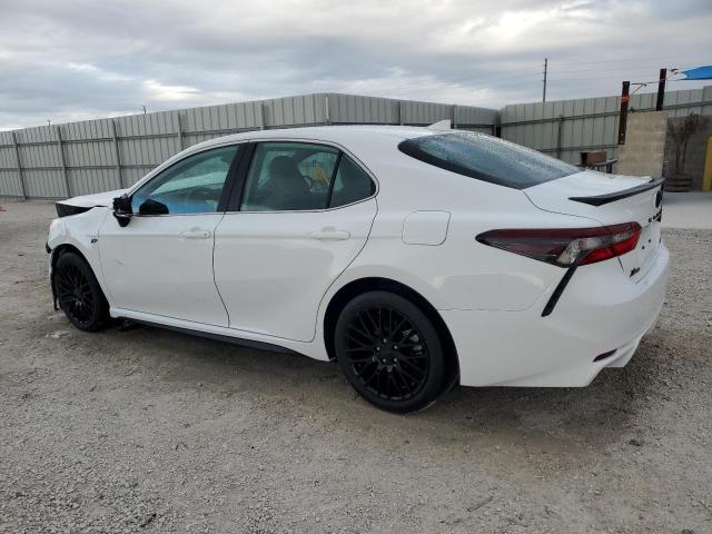 4T1G11AK7PU766534 - 2023 TOYOTA CAMRY SE NIGHT SHADE WHITE photo 2
