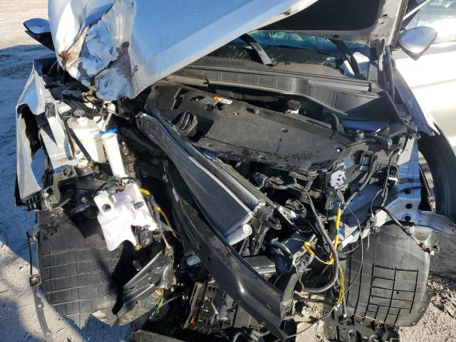 5XYZT3LB0JG540814 - 2018 HYUNDAI SANTA FE S SILVER photo 12