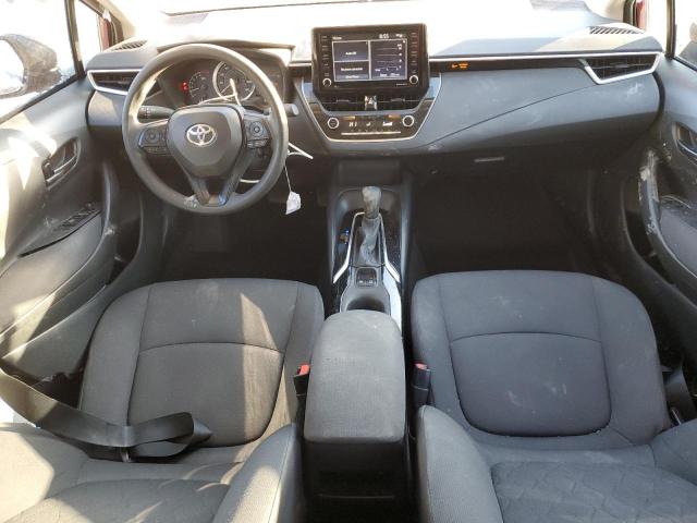 5YFEPMAE5NP315795 - 2022 TOYOTA COROLLA LE RED photo 8