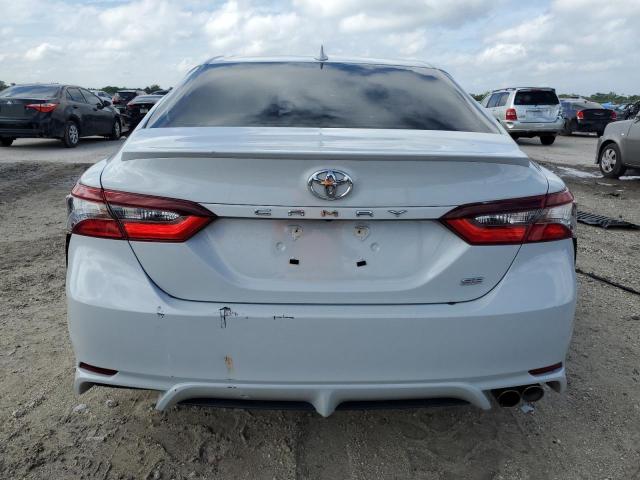 4T1G11AK3PU113506 - 2023 TOYOTA CAMRY SE NIGHT SHADE WHITE photo 6