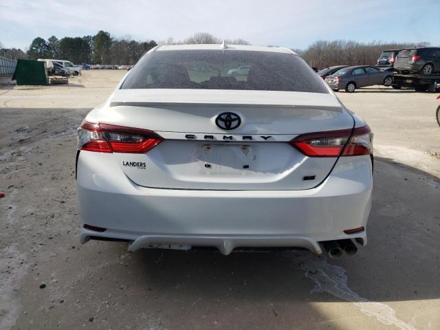 4T1G11AK7PU122435 - 2023 TOYOTA CAMRY SE NIGHT SHADE WHITE photo 6