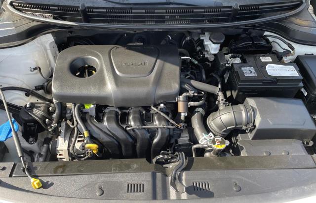 3KPA24ABXJE060480 - 2018 KIA RIO LX WHITE photo 7