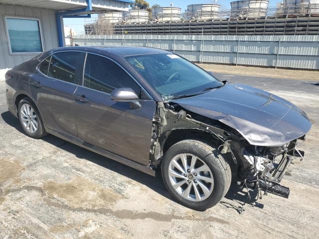 4T1C11AK9NU629767 - 2022 TOYOTA CAMRY LE GRAY photo 4